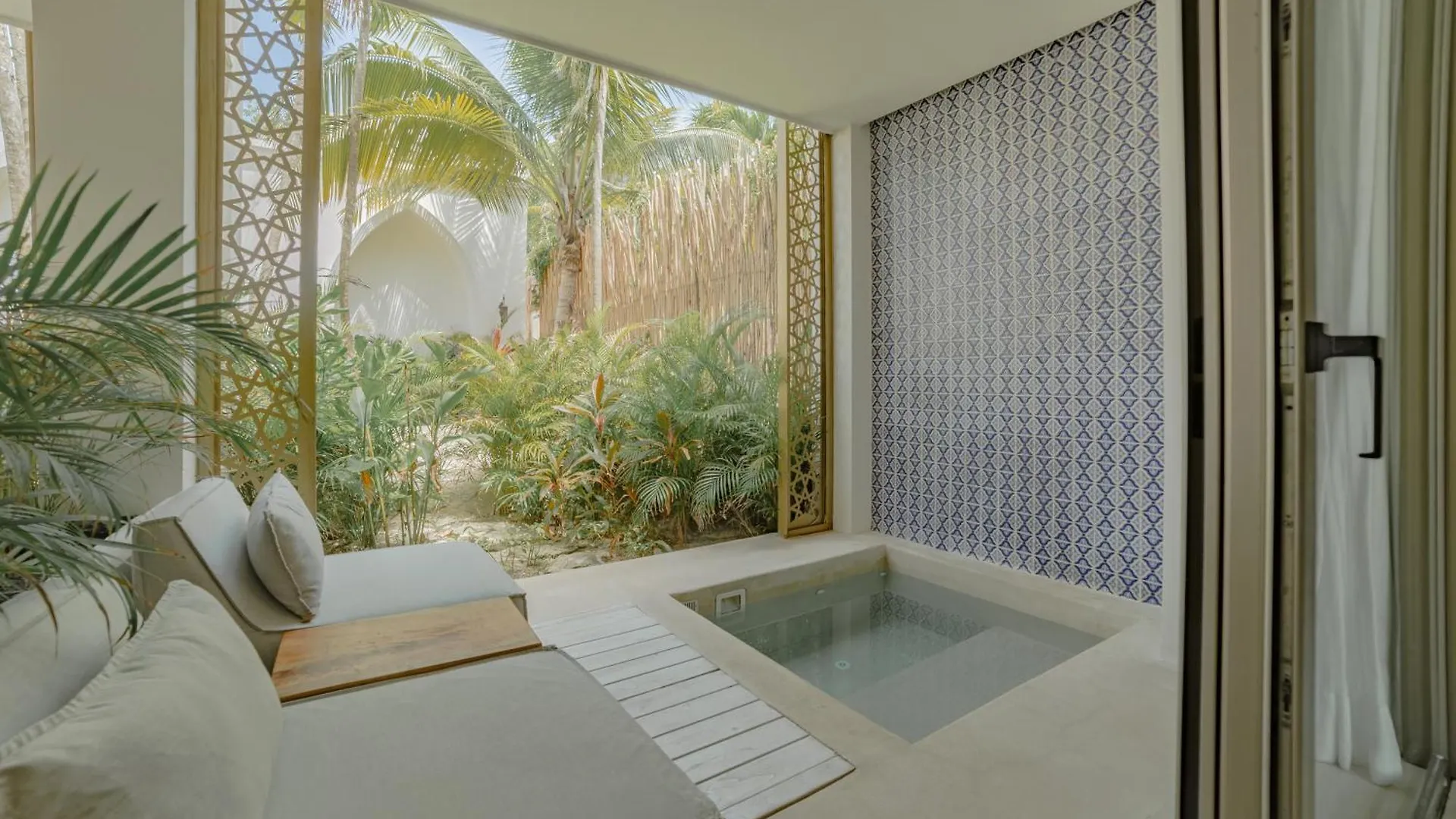 Sana Tulum Beachfront Boutique Hotel 5*,